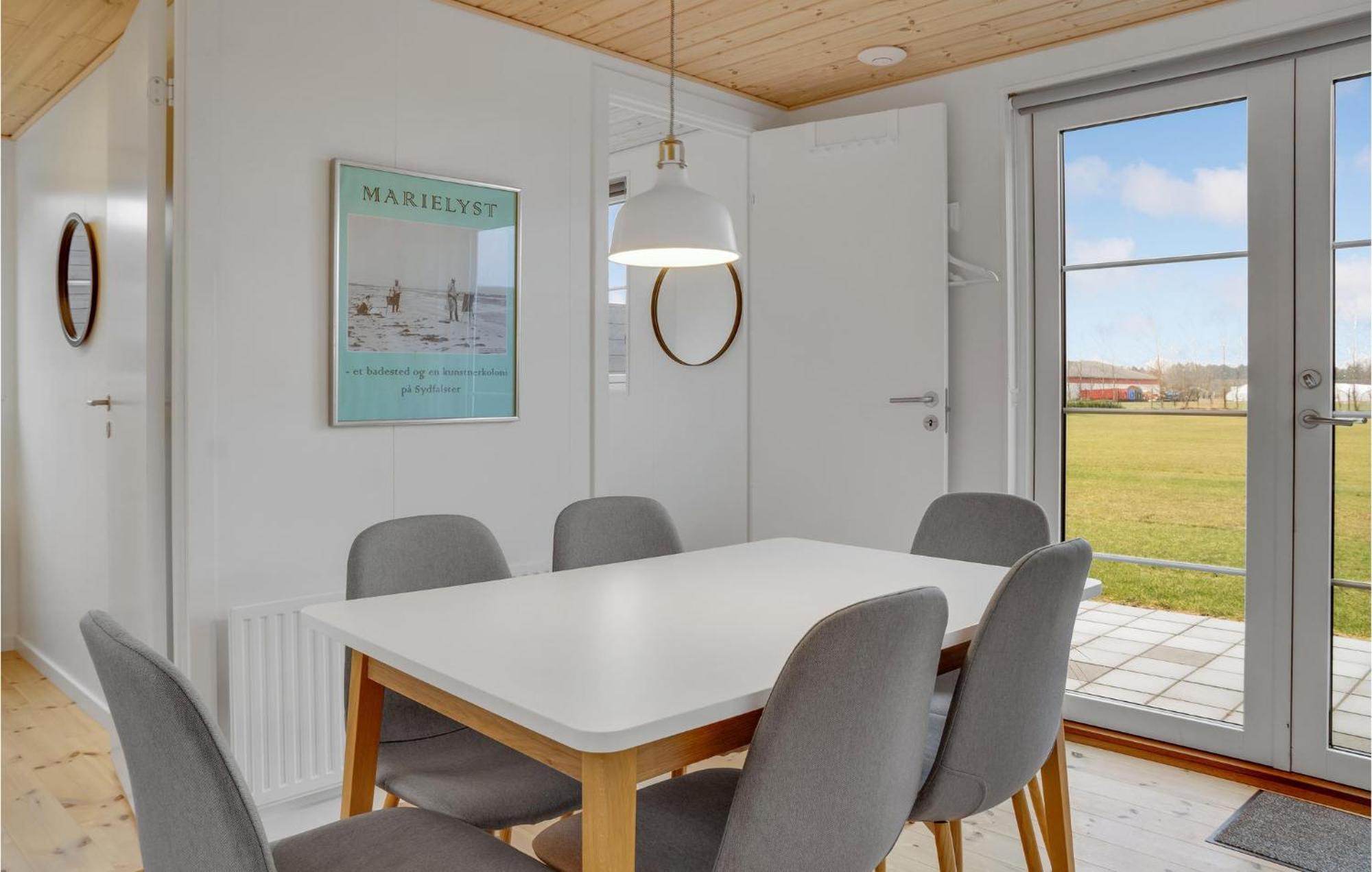 2 Bedroom Gorgeous Apartment In Vaeggerlose Bøtø By Eksteriør bilde