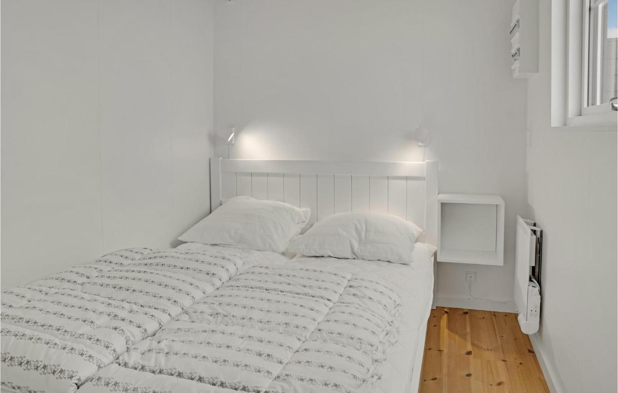 2 Bedroom Gorgeous Apartment In Vaeggerlose Bøtø By Eksteriør bilde